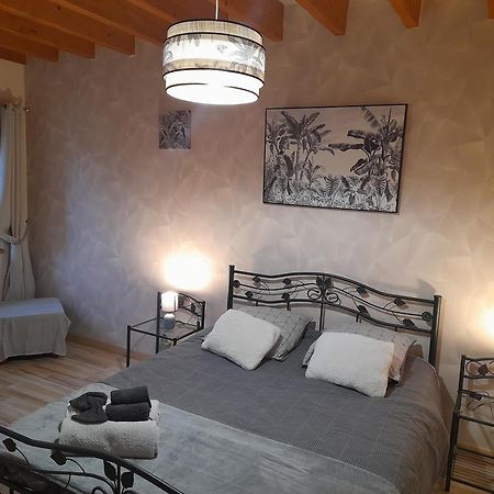 Benoitville Domaine De La Tour Carree - 3 Chambres מראה חיצוני תמונה