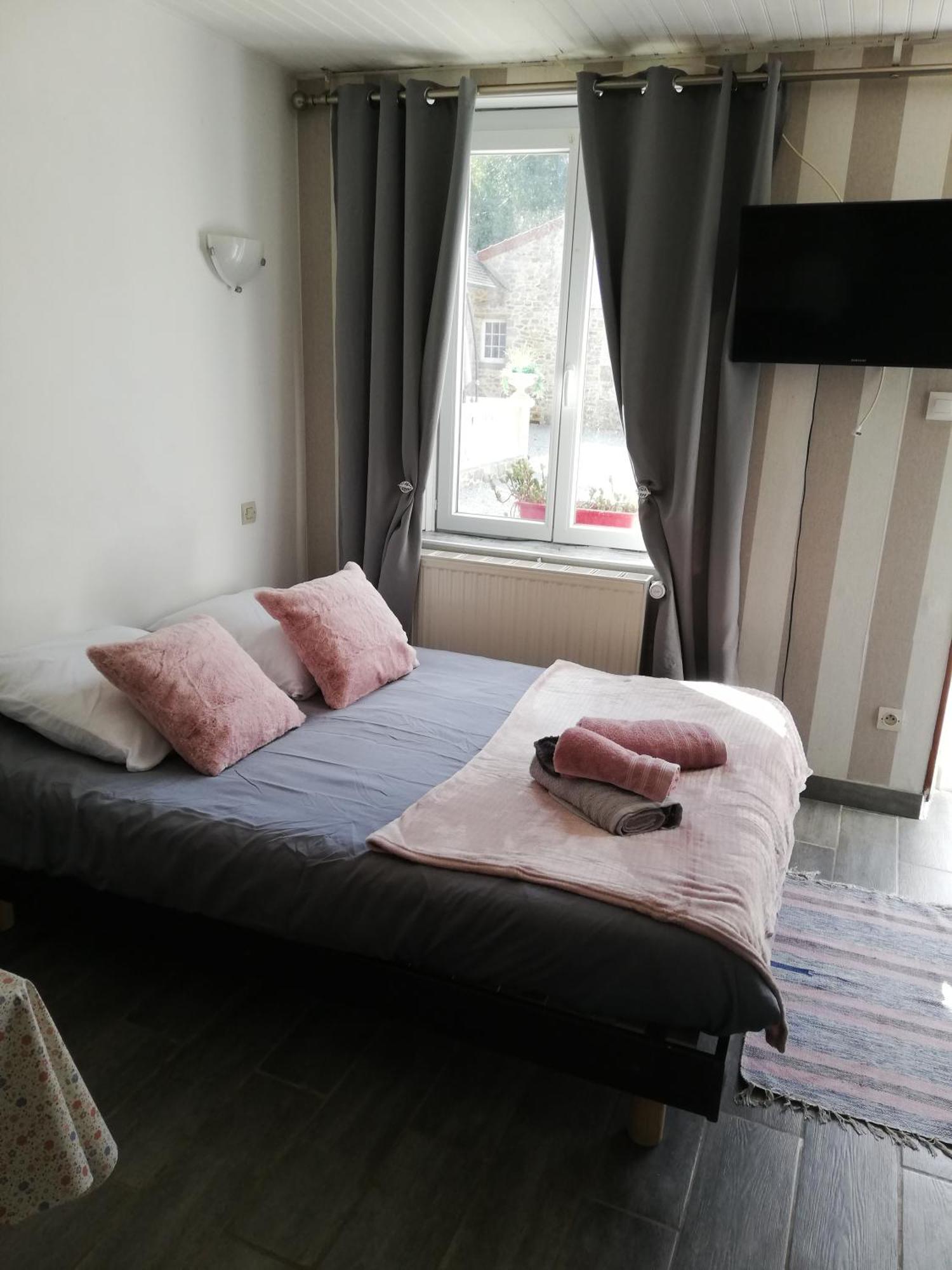 Benoitville Domaine De La Tour Carree - 3 Chambres מראה חיצוני תמונה